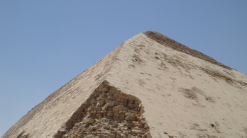 1965 óta először látogatható az egyiptomi tört falú piramis