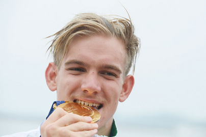 A magyar úszó aranyérme után csodálatos dolgot tett - A 22 éves Rasovszky Kristófról beszél mindenki