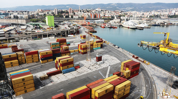 Szakértők szerint óriási pénzkidobás lehet a százmillió eurós trieszti kikötő