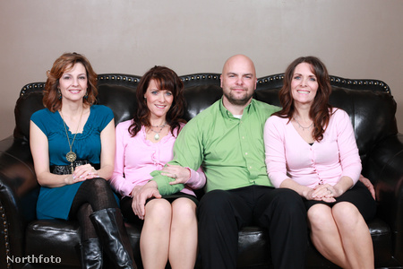 Joe Darger és három felesége: Alina és ikerpár unokatestvérei, Valerie és Vicki