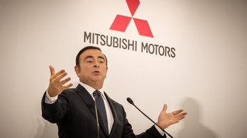 Ötmilliárd forintra perli Carlos Ghosn a Nissant