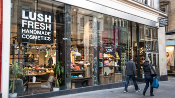 A Lush parafa csomagolással forradalmasíthatja a környezetszennyező kozmetikai ipart