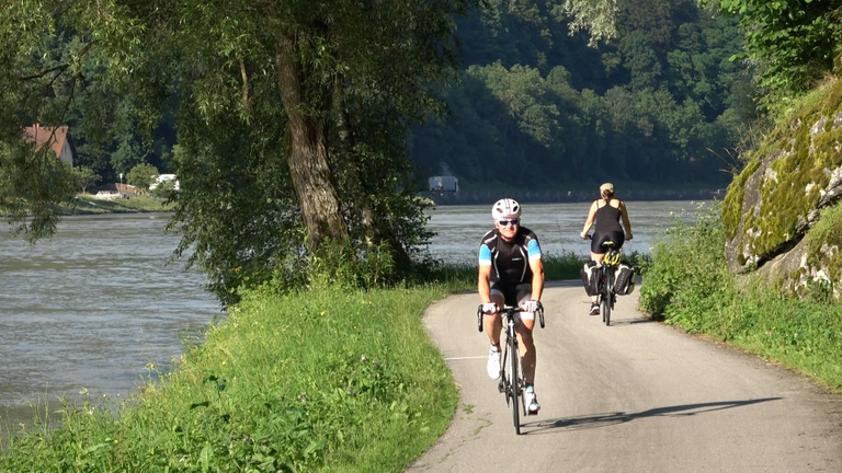 Duna, béke, tüköraszfalt: 400 km bringás mennyország