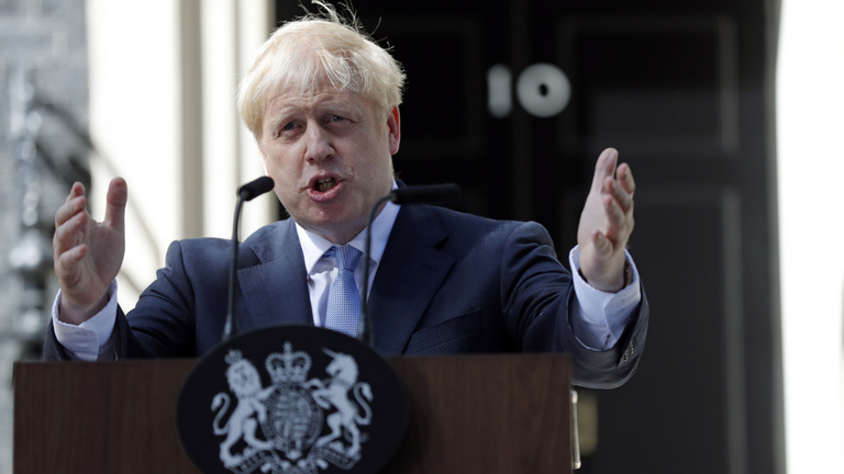 Boris Johnson miatt azonnal borult a brit kormány