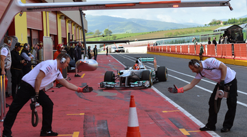 A Pirelli tovább idegesíti Schumachert