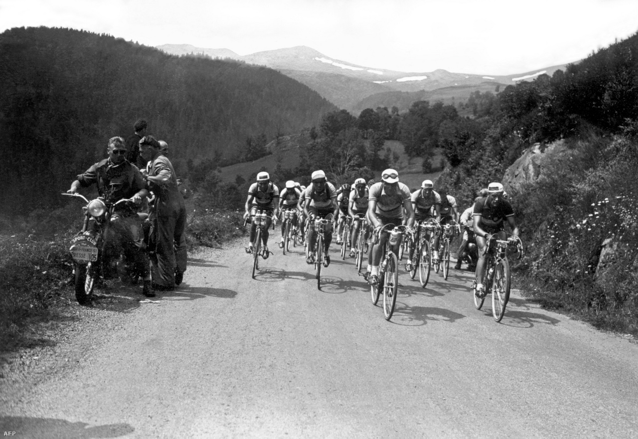 A Tour de France-on július 14-e, a franciák nemzeti ünnepe mindig különleges. A hazai bringások ekkor próbálnak valami nagyot alkotni, kiváltság ezen a napon nyerni. Az 1951-es versenyen egy hosszú, 216 kilométeres hegyi szakaszt rendeztek július 14-én. A Clermont Ferrand és Brive la Gaillarde közötti etapot végül egy spanyol, Bernardo Luiz nyerte. Érdekesség, hogy másnap ugyanott volt a befutó. Azt az etapot, Hugo Koblet egy 135 kilométeres szökéssel húzta be, lerázva magáról egy sor jó nevű bringást. Sokan ezt a támadást tartják a verseny történetének egyik legnagyszerűbbjének.