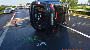 Bedrogozva okozott balesetet a BMW-s az autópályán