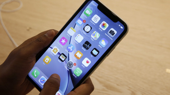 Megnehezíti az Apple az iPhone akkumulátorok cseréjét