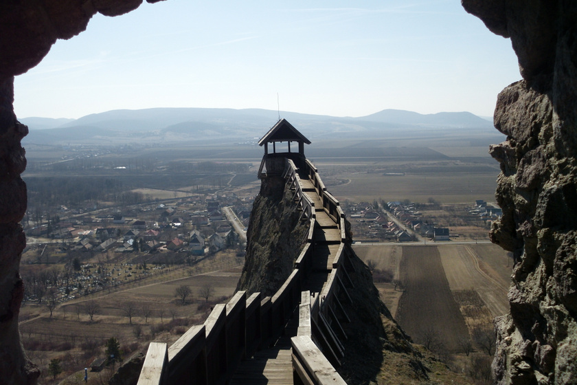 Meseszép magyar várak: télen is van mit nézni a hegyek között