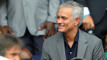 José Mourinho visszatér, de nem edzőként