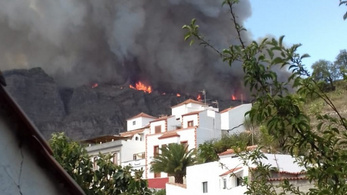 Újból felcsaptak a lángok a Kanári-szigeteken