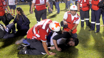 Hárman meghaltak, tízen megsérültek egy hondurasi futballmeccs előtt