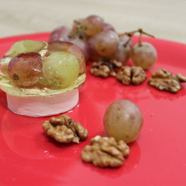 Kecskesajtos korongok szőlős borzselével – Csak egy muffinforma kell hozzá