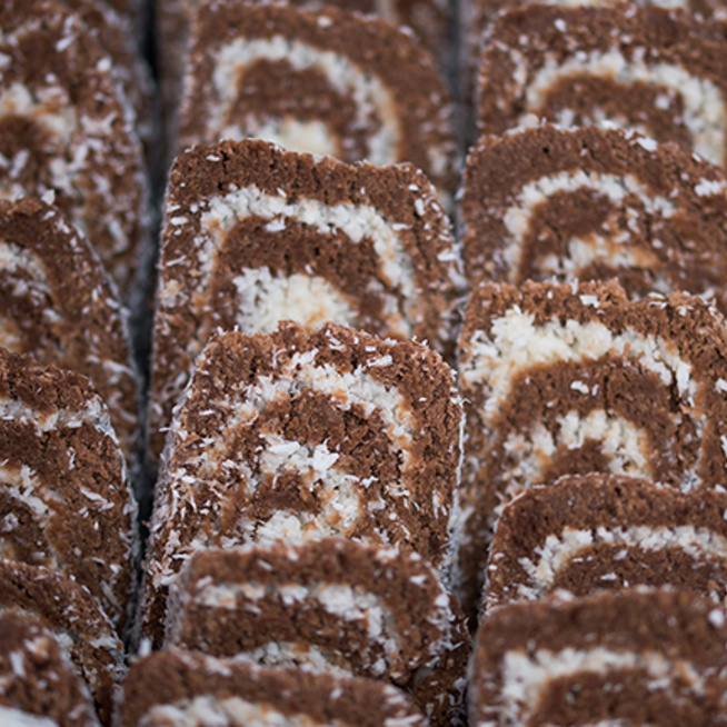 Kókuszos keksztekercs: sütés nélkül készül, de nincs nélküle vendégség