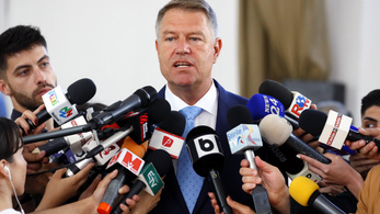 A román államfő megtagadta a kormányátalakítási kérést, bizalmi szavazást akar