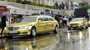 Mercedes sztároknak, talpig aranyban