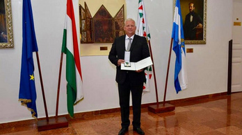 Lovagkeresztet kapott a Fideszhez átálló pesterzsébeti polgármester