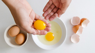 Itt a legtutibb módszer a tojás szétválasztásához