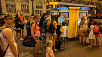 Bezárnak a Nyugati pályaudvar jegypénztárai este fél nyolc és reggel hat között szeptember végéig