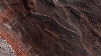 Marsi lavinát fotózott a NASA szondája