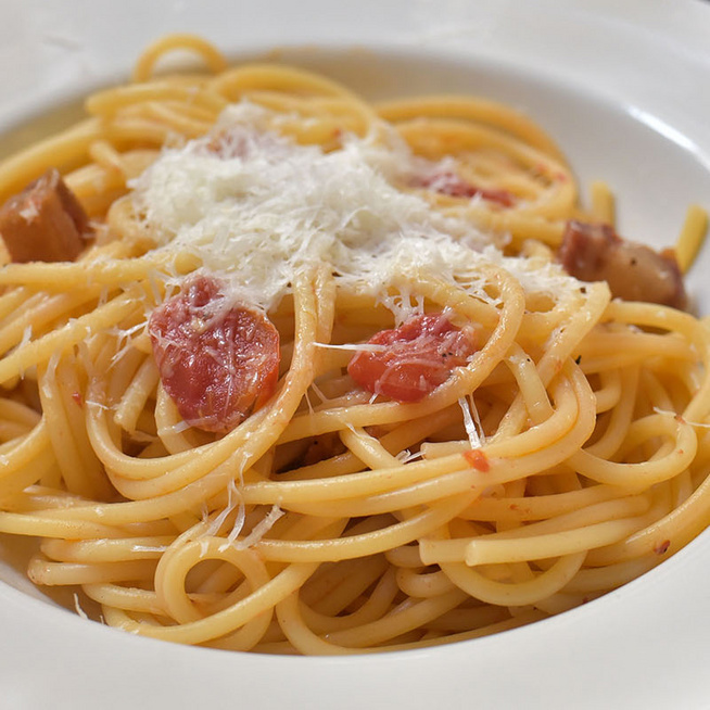 Spaghetti amatriciana, az olaszok szalonnás-paradicsomos tésztája