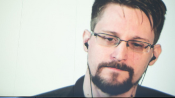 Menedékjogot kérne Macrontól Edward Snowden