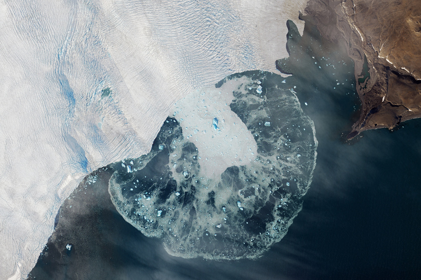 Ijesztő hatásai vannak a klímaváltozásnak: 5 új szigetet találtak a sarkvidéki jég olvadása miatt