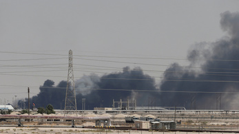 2-3 hét lesz, mire visszaáll a szaúdi olajkitermelés a támadás előtti ütemre