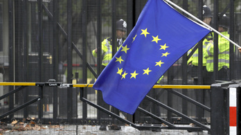 Az EP feltételekkel halasztaná a brexitet