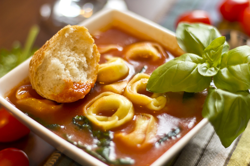 A tortellini isteni levesbetét is lehet - Olaszos, paradicsomos változatot mutatunk