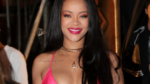 Rihanna saját magán prezentálta vadiúj fehérnemű kollekciójának darabjait
