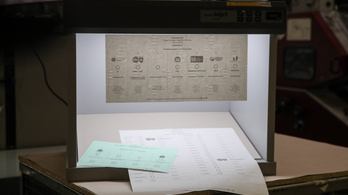 Szigorú biztonsági intézkedések mellett nyomtatják a szavazólapokat