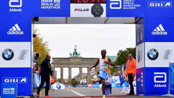 Lenyűgöző futás a Berlin Maratonon, két másodpercre volt a világcsúcs