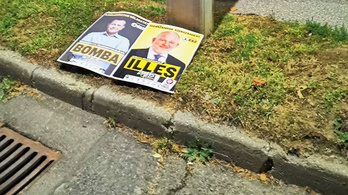 Ellopták az ellenzék plakátjait Szekszárdon, a rendőrök az önkormányzatban találták meg