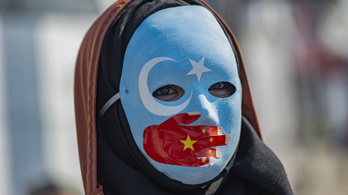 Az ujgurok elnyomása miatt tett tiltólistára 28 kínai céget Washington