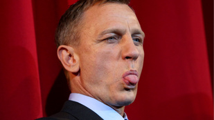 Egy gondterhelt komornyikra emlékeztet Daniel Craig az új James Bond-film plakátján