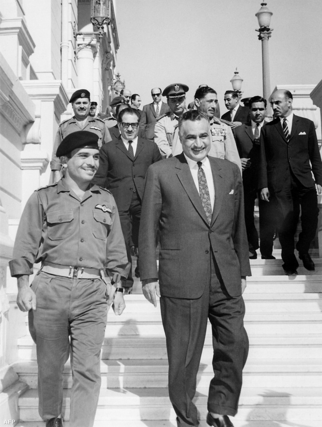 Hussein Ibn Talal King of Jordan (l) and Egyptian President Gamal Abdel Nasser (r) smile after signing a Jordan-Egyptian defense agreement June 1967 in Cairo.
                        
