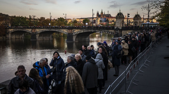 Közel 300 ezer ember búcsúzhat el Karel Gott-tól Prágában