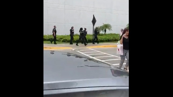 Lövöldözés volt egy floridai bevásárlóközpontban