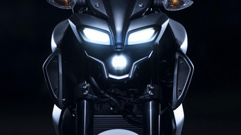 A Yamaha tudja a tutit: változó szelepvezérlés és széles gumi