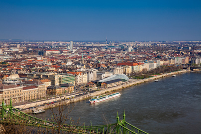 Rejtett üzenetek lepik el Budapestet: itt keresd a kártyákat, ha találni akarsz egyet