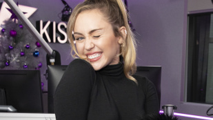 Miley Cyrus gimisként viselkedik új pasija mellett