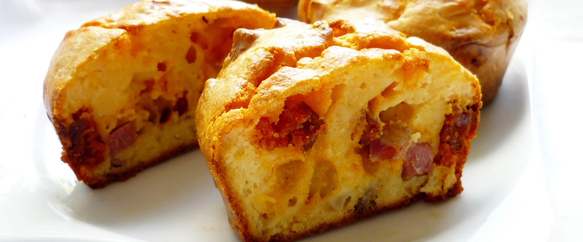kolbászos sajtos muffin
