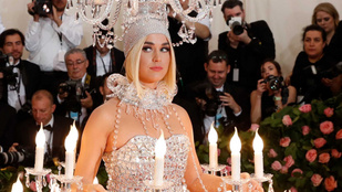 Katy Perry több százezer dollárt bukhat egy kellemetlen fotó és a neve miatt, ráadásul Katy Perryvel kell pereskednie