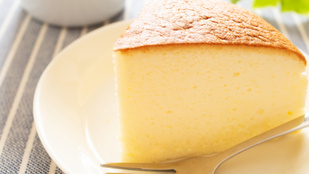 Isteni japán sajttorta csak 3 összetevőből: a népszerű 日本のチーズケーキ