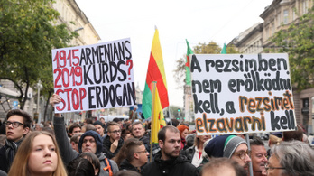 Késsel fenyegette az Erdoğan ellen tüntetőket egy budapesti férfi