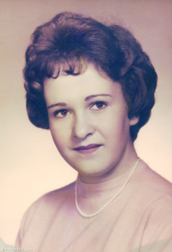 Mary Sullivan. 1964-ben ölte meg állítólag Albert DeSalvo, a bostoni fojtogató. 2001 októberében exhumálták, majd a testén talált ondószerű anyagot összehasonlították DeSalvo DNS-mintájával.  