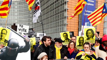 Belgium dönthet a menekült katalán kormánytagok jövőjéről