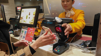 Kína megnyitja kapuit a külföldi hitelkártyák előtt