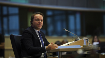 Nem ment át elsőre a magyar biztosjelölt az EP-meghallgatáson